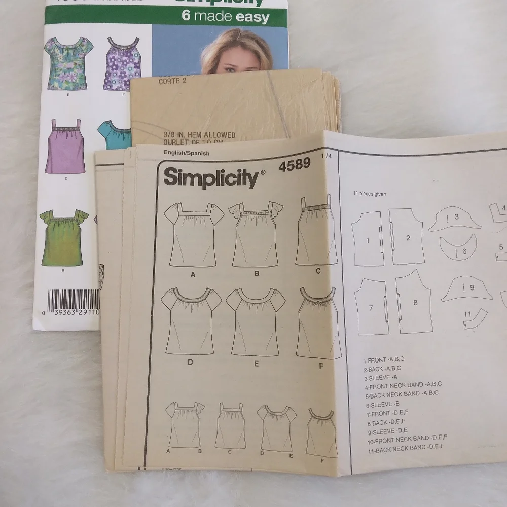 Simplicity 4589 Misses tops in 6 variations, size 14-16-18-20-22